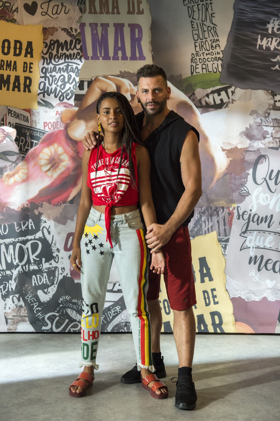 A rapper Gabz posa ao lado de Henri Castelli. Os dois estarão no elenco de 'Malhação - Toda Forma de Amar' e vão viver Jaqueline e Madureira — Foto: TV Globo/Estevam Avellar