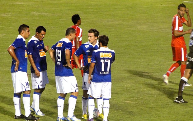 jogo entre Cruzeiro e Guarani-MG (Foto: Tarciso Badaró)