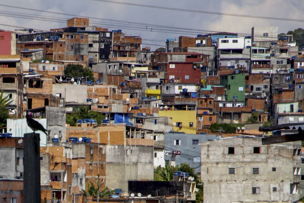 Vista de favela no bairro da Brasilândia, na Zona Norte de São Paulo, em foto do dia 27 de abril  — Foto: Rogério Galasse/Estadão Conteúdo