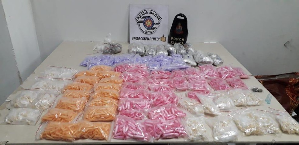 Mais de 4 mil por&ccedil;&otilde;es de coca&iacute;na foram apreendidas em Sorocaba (SP) &mdash; Foto: Divulga&ccedil;&atilde;o/Pol&iacute;cia Militar