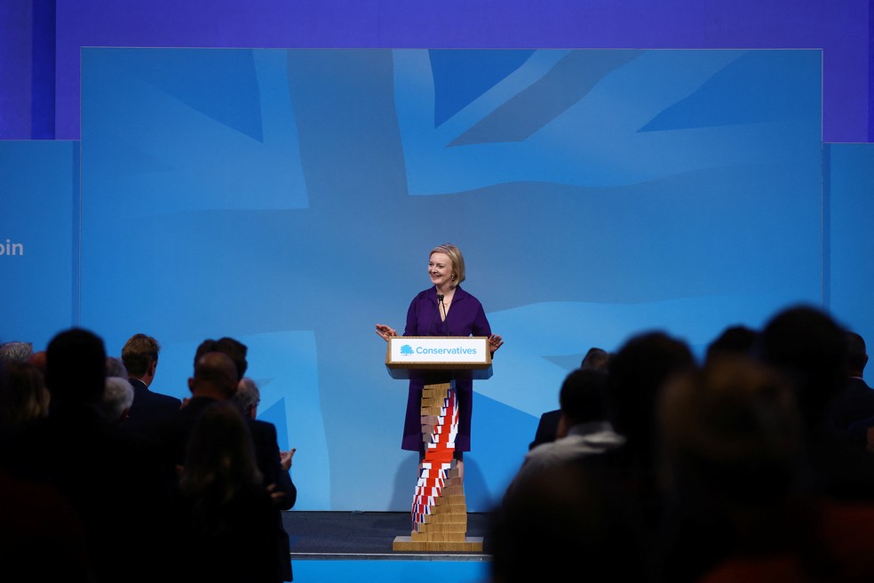 Liz Truss, a nova primeira-ministra do Reino Unido, logo após ser anunciada vencedora, em 5 de agosto de 2022. — Foto: Hannah McKay/ Reuters