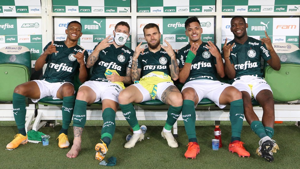 Danilo (esq.) ganhou espaço no meio da temporada e se destacou nos últimos jogos do Palmeiras — Foto: Cesar Greco/Ag. Palmeiras