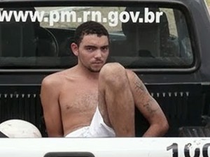 Suspeito foi preso dentro de uma casa em Assu (Foto: Francisco Coelho/Focoelho.com)