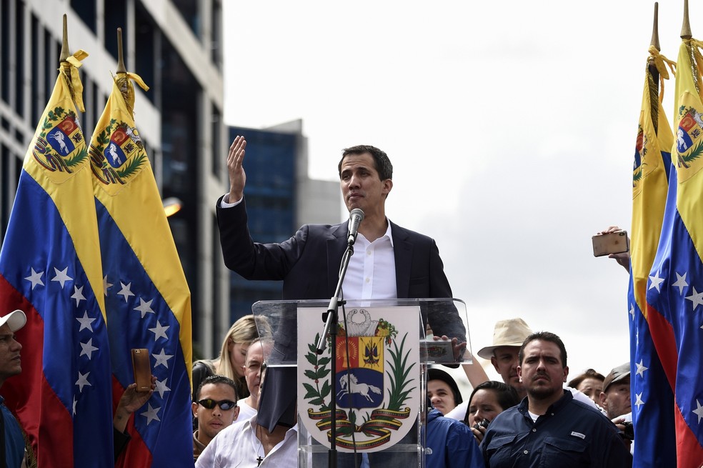 Juan GuaidÃ³ se declara presidente interino da Venezuela â€” Foto: Federico PARRA / AFP