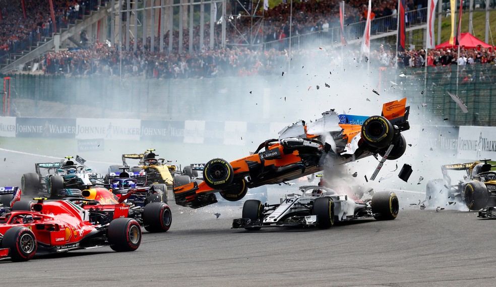 Alonso acidente GP da Bélgica Fórmula 1 (Foto:  REUTERS/Francois Lenoir)