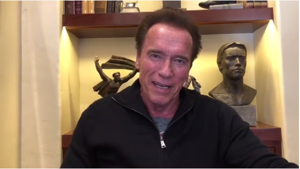 O ator Arnold Schwarzenegger no vídeo em que fala sobre seu estado de saúde  (Foto: Instagram)