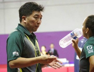 Hugo Hoyama treinador da seleção brasileira de tênis de mesa (Foto: Divulgação/CBTM) Hugo Hoyama treinador da seleção brasileira de tênis de mesa (Foto: Divulgação/CBTM)