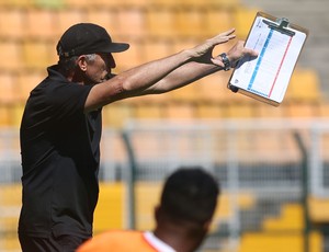 Belletti: Bauza não deve pedir reforços ao São Paulo antes corrigir os erros