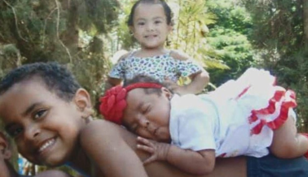 Três irmãos e os pais tiveram Covid-19 em Alfredo Chaves — Foto: Acervo pessoal 
