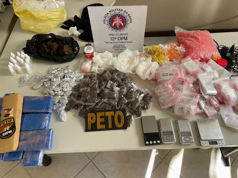 Cinco morrem e mais de 70 são presos em operação da PM na Bahia; drogas e armas foram apreendidas — Foto: Divulgação/Polícia Militar