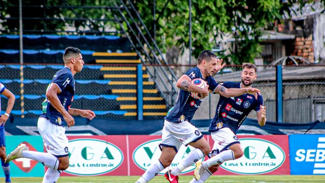 Eduardo Ramos perdeu pênalti, mas fez o segundo e o terceiro gols do Remo no jogo