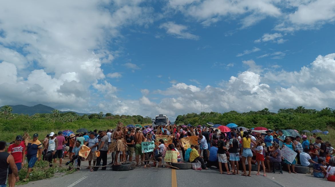 Indígenas fazem manifestações com bloqueio de rodovias no Ceará contra PL do marco temporal 