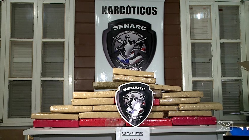 Denúncia anônima leva a polícia a 33 kg de maconha em Imperatriz. (Foto: Reprodução/TV Mirante)