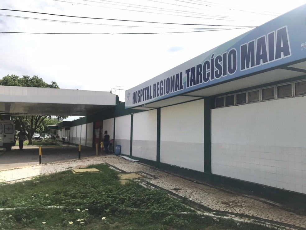 Suspeito foi socorrido ao Hospital Tarcísio Maia, mas não resistiu aos ferimentos — Foto: Flávio Soares/Inter TV Costa Branca