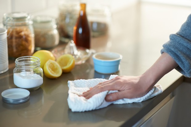 Como limpar a casa sem usar produtos químicos (Foto: Getty Images)