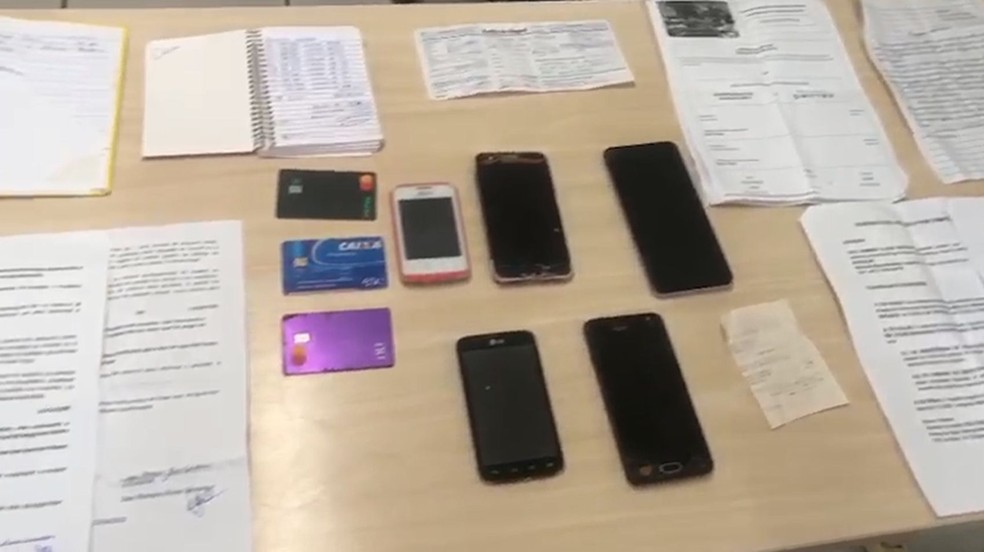 Polícia de SE prende investigados por vender falsas reservas turísticas no litoral nordestino — Foto: SSP/SE