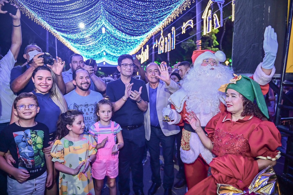 Governador e o prefeito de Rio Branco acompanharam acender das luzes de Natal — Foto: Diego Gurgel/Secom
