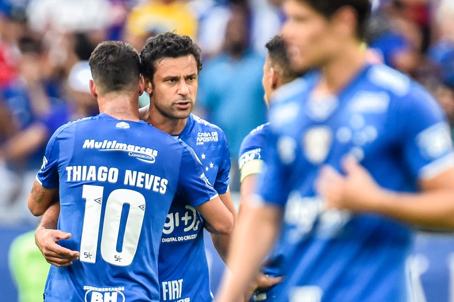 Thiago Neves: Adilson cobra respeito, Fred revela conselhos, e Cruzeiro aplicará multa ao meia