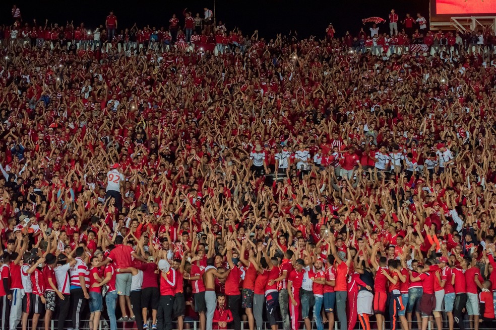 Torcida do Wydad após conquista da vaga para o Mundial  (Foto: Jalal Morchidi/Anadolu Agency/Getty Images)