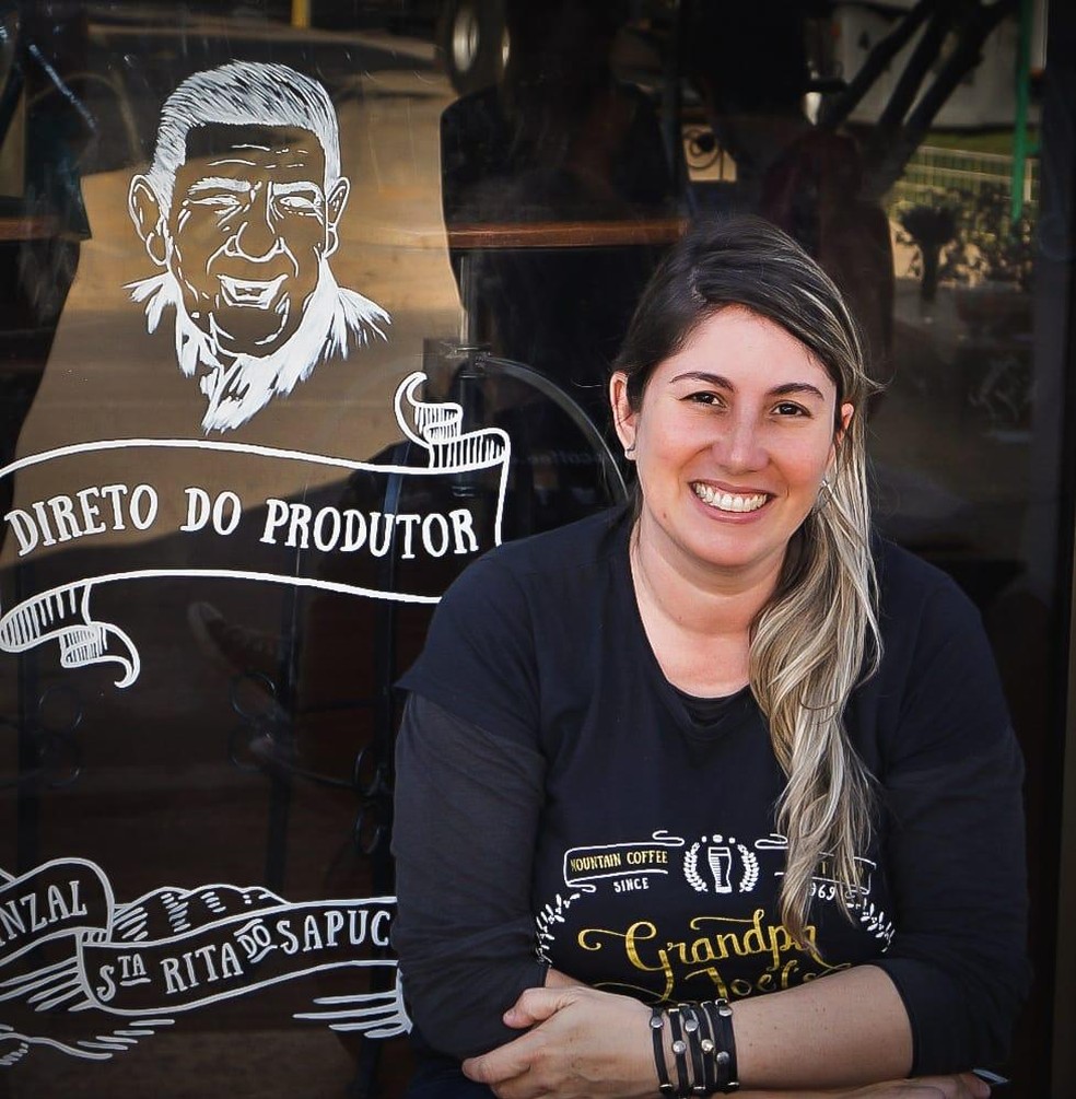  Paula Dias idealizadora da bike-coffee em sua cafeteria em Santa Rita do Sapucaí (MG) — Foto: Divulgação/Lisley Guimarães