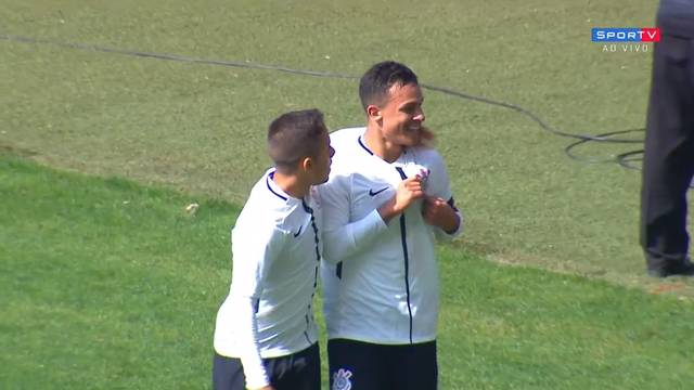 Renan Areias comemora primeiro gol do Corinthians na final da Copa do Brasil Sub-20