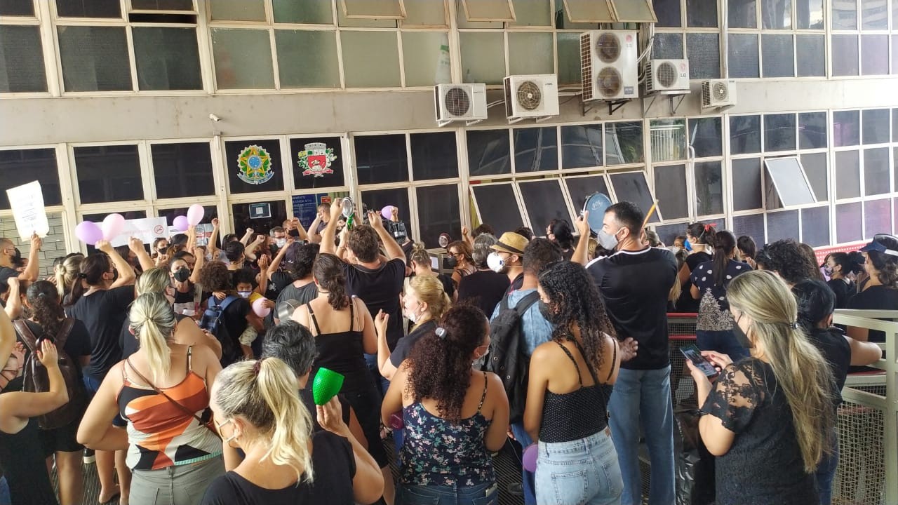 Prefeitura diz não ter 'alternativa viável', após arquivamento de proposta para complementação salarial do magistério