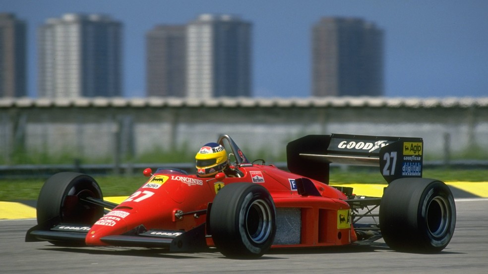 Nos anos 80, a Ferrari competiu com um vermelho mais forte e asas pretas (Foto: Getty Images)