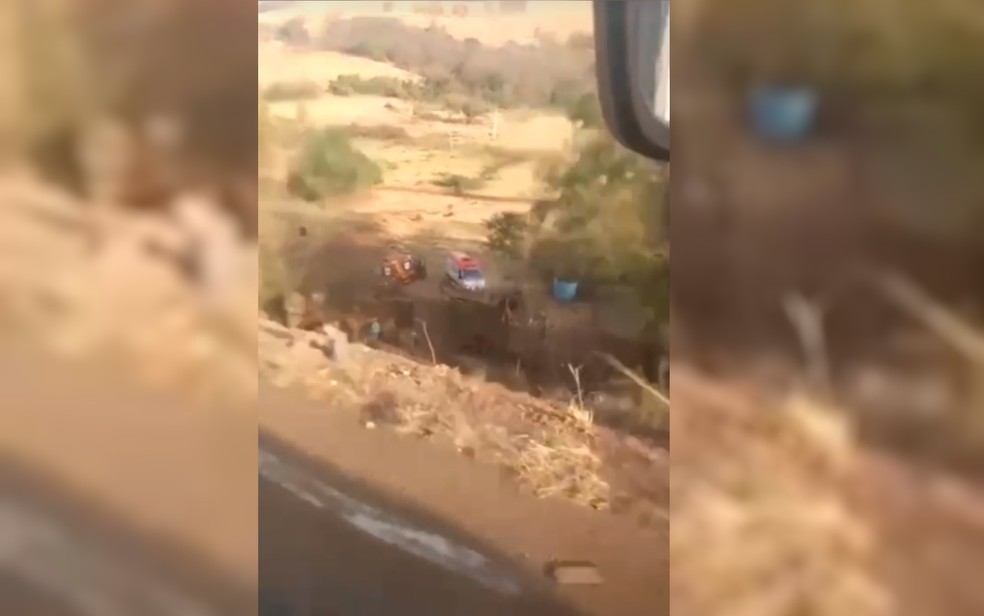 Acidente deixa ao menos três mortos em Goiatuba Goiás — Foto: Reprodução/TV Anhanguera