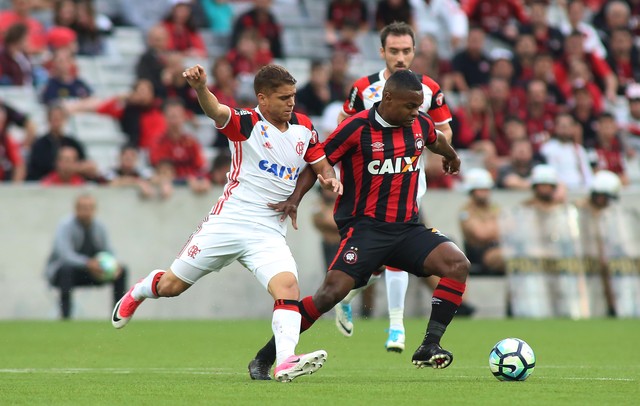 Fla ainda aguarda oferta por Cuéllar, e gol não muda panorama de Mancu