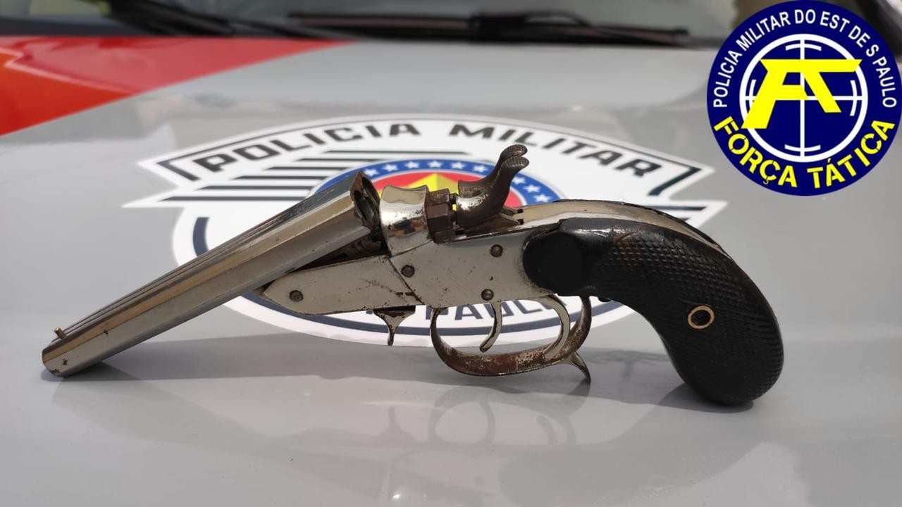 Adolescente é detido com arma de fogo na cintura, em Panorama 