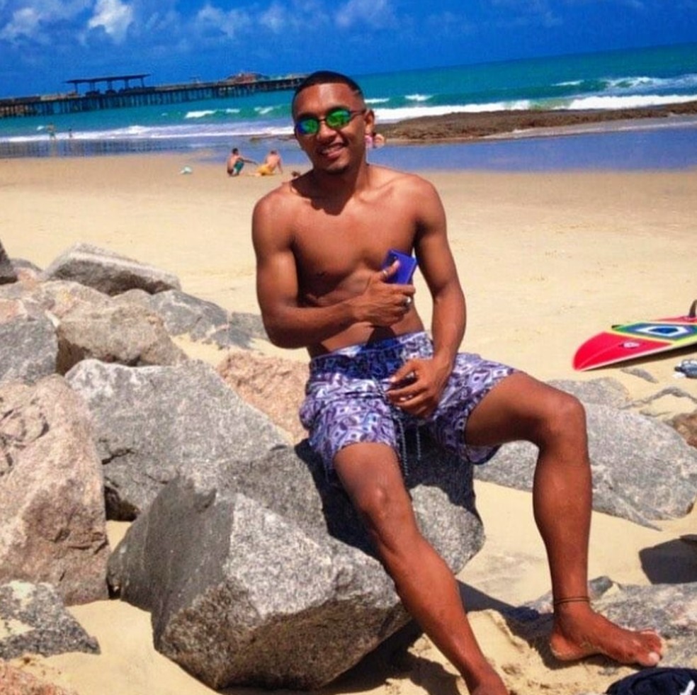 Cantor de funk, MC Black foi encontrado morto na Praia da Leste-Oeste, em Fortaleza. — Foto: Arquivo pessoal