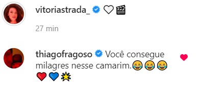 O ator Tiago Fragoso comentou o clique da colega de elenco (Foto: Reprodução/Instagram)