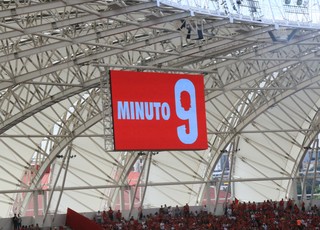 Fernandão homenagem minuto 9 torcida Inter Internacional Beira-Rio (Foto: Tomás Hammes / GloboEsporte.com)