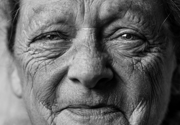 velhice, idade, senhora, avó,  (Foto:  Glen Hodson/Unsplash)