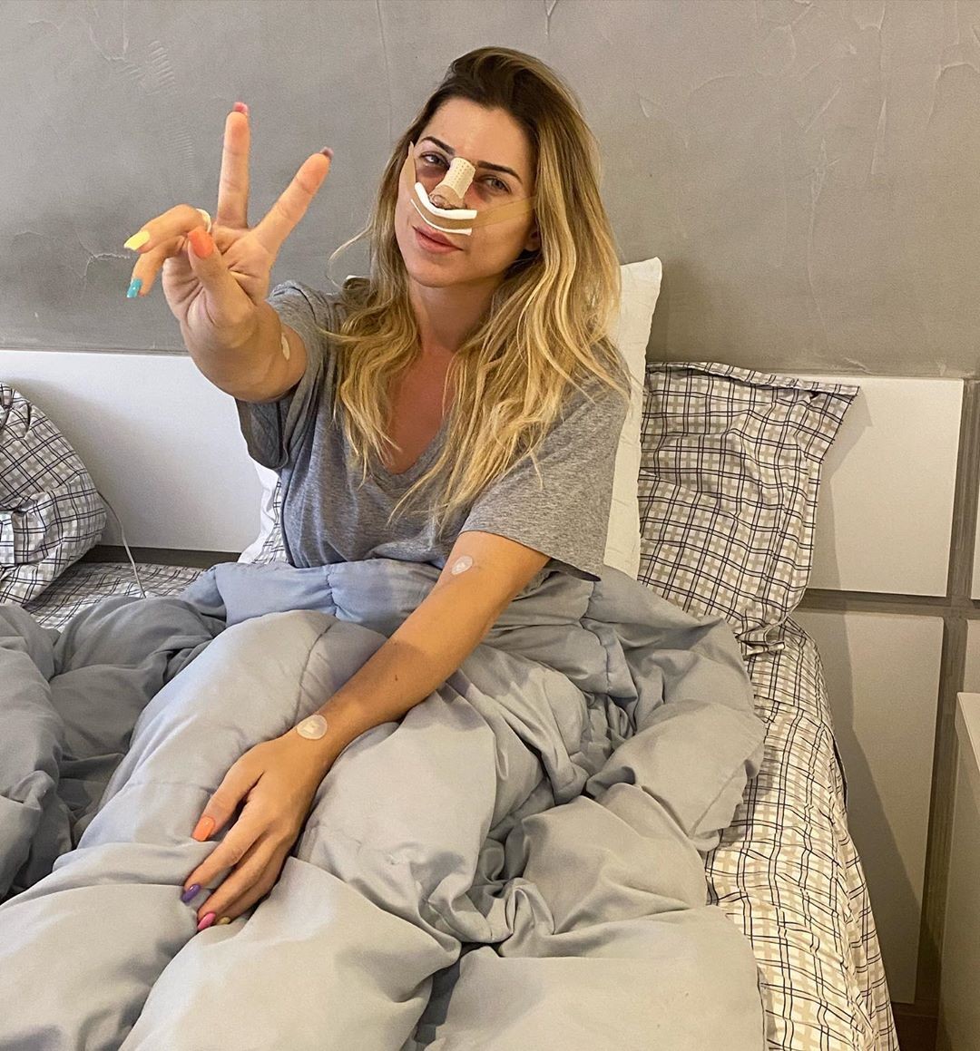 Ana Paula Minerato mostra o pós cirurgia (Foto: Reprodução/Instagram)