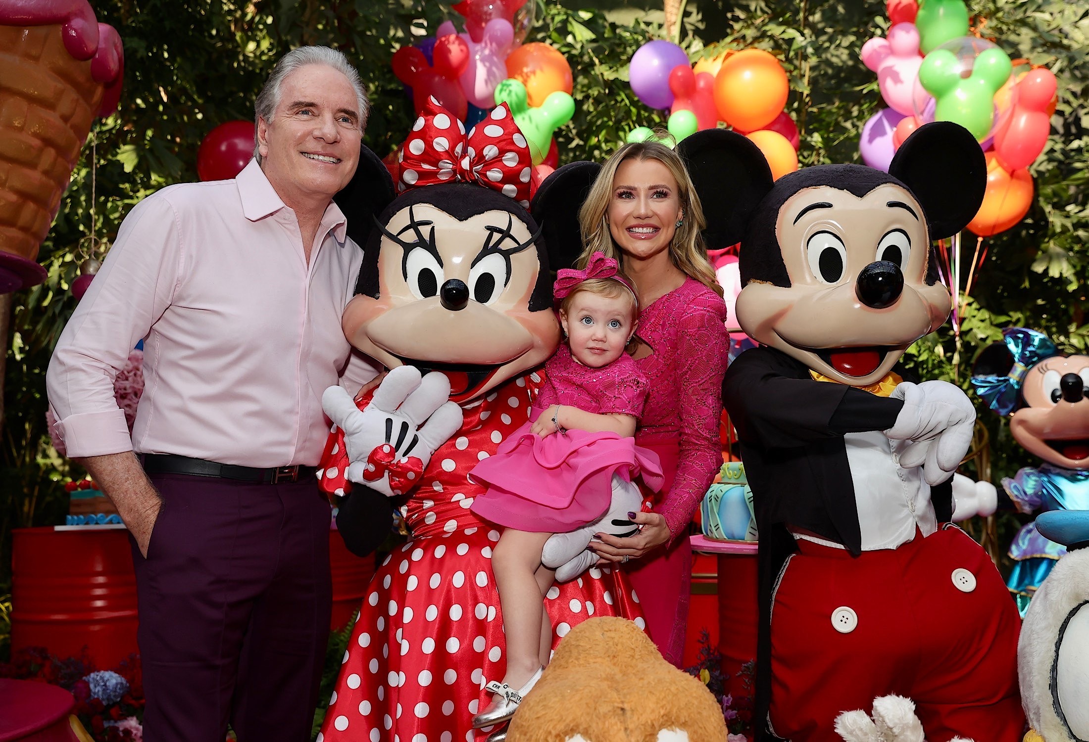 Roberto Justus e Ana Paula Siebert com a filha, Vicky (Foto: Brazil News / Manuela Scarpa)