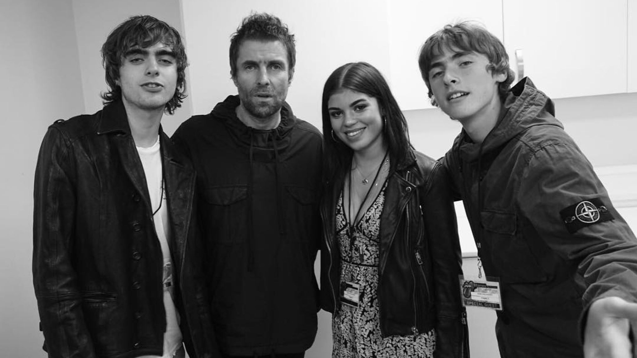 Liam Gallagher e seus filhos Lennon, Gene, e Molly (Foto: Instagram)