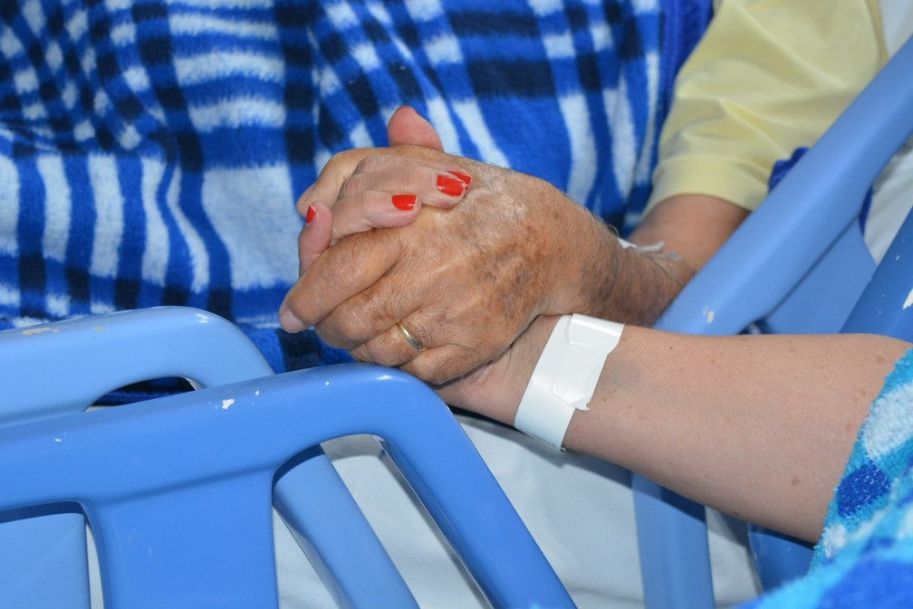 Wilson Santo Mathias, de 80 anos, e Maria José Mathias, de 72 anos, ficaram internados juntos para o tratamento da Covid-19 — Foto: Santa Casa de Misericórdia de Presidente Prudente