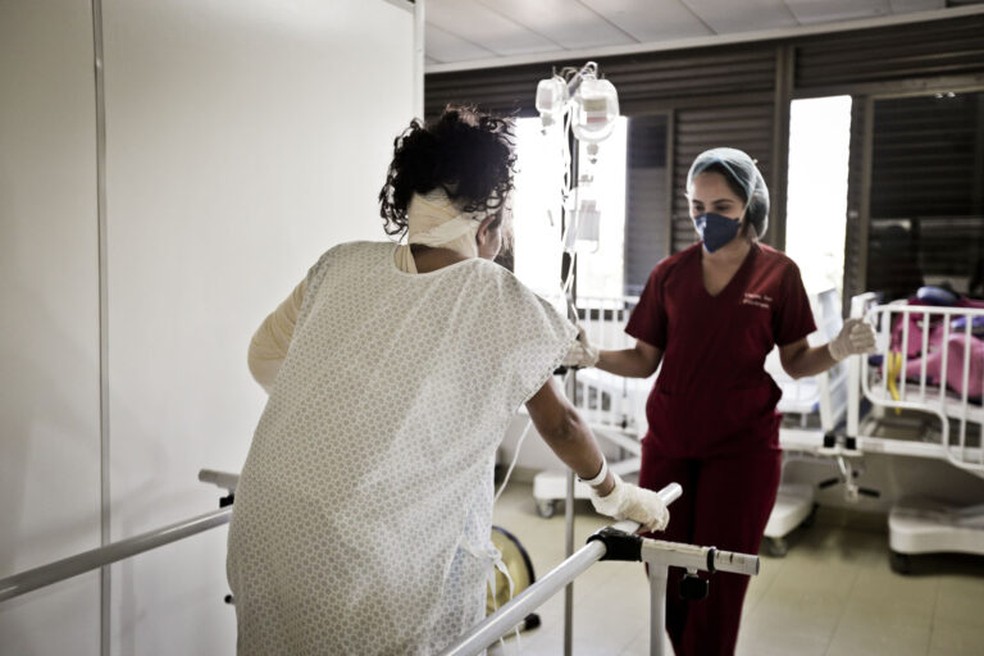 Atendimento na unidade de queimados do Hospital Regional da Asa Norte (Hran), no DF — Foto: Breno Esaki/Agência Saúde do DF