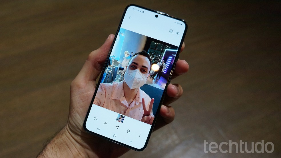 Galaxy S22: tela de 6,1 polegadas � Foto: Th�ssius Veloso/TechTudo