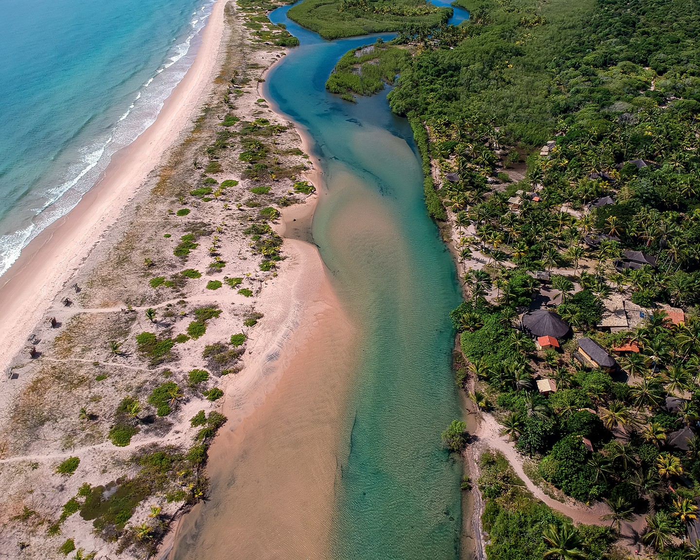 Conheça Inkiri Piracanga, a ecovila no litoral  da Bahia que acomoda famílias interessadas num modo de vida mais sustentável (Foto: João Vianna e Comunidade Inkiri Piracanga )