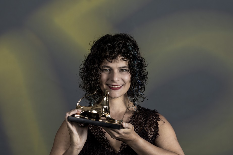 A cineasta carioca Julia Murat, premiada na última edição do Festival Internacional do Cinema de Locarno