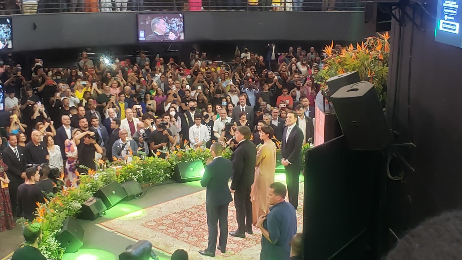 Bolsonaro e Michele participam de culto em Belo Horizonte na manhã deste domingo