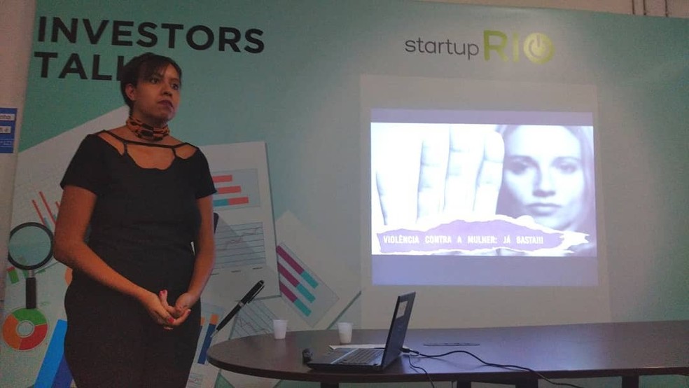 Carolina na Startup Rio 2019 com a apresentação da Women Angels — Foto: Divulgação
