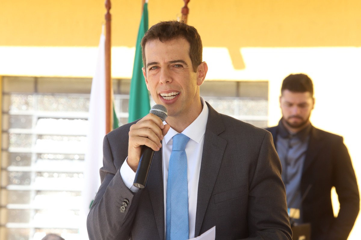 Bolsonaro desiste de Feder e procura outro nome para o Ministério da Educação