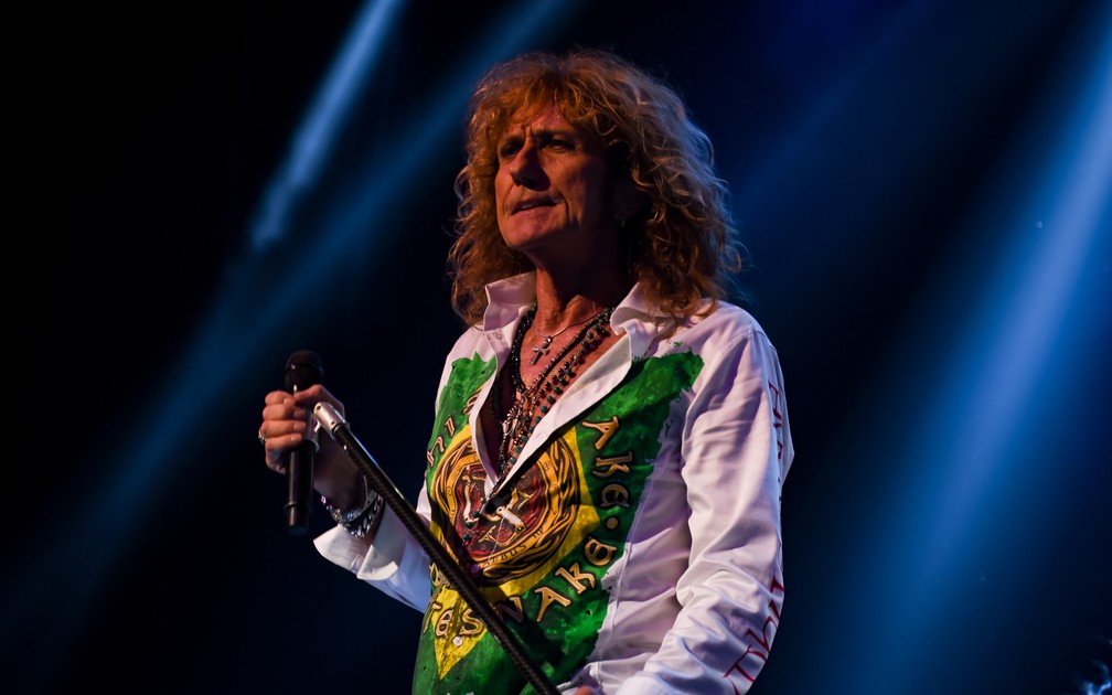 O vocalista David Coverdale durante show do Whitesnake no Citibank Hall, em São Paulo, em 2016 — Foto: Flávio Moraes