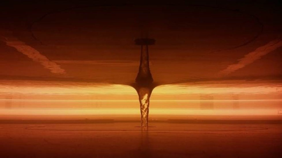 Ralo no fundo do tanque de água possibilita a formação de um vórtice, como um análogo de buraco negro com rotação — Foto: Silke Weinfurtner/Universidade de Nottingham
