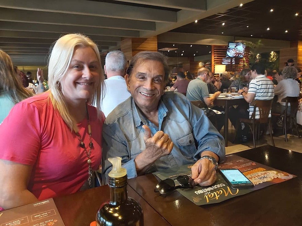 Dedé Santana, antes do procedimento, com a mulher Christiane Bublitz — Foto: Reprodução/Instagram