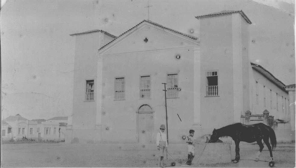 Igreja de São Benedito no século XX — Foto: Reprodução/Arquivo Público de São José dos Campos 