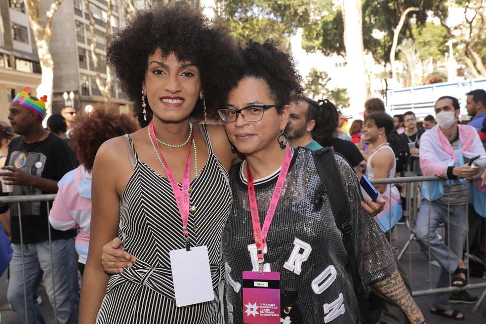 As ativistas Carolina Iara e Neon Cunha — Foto: Celso Tavares/g1
